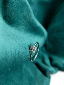 💍✨👀Delicate Floral Diamond Ring❤️🥰