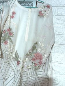 3pc pakistani Embroidered suit patch on pant