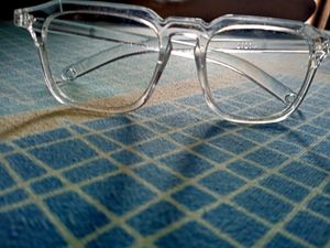 Transparent Unisex Glasses For Both Men And Women