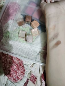 Eye Shadow+High Lighter
