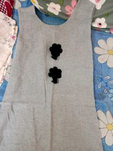 Gray Sleeveless Kurti with Flower Details
