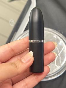 MAC Lipstick with FREE swiss beauty lippie