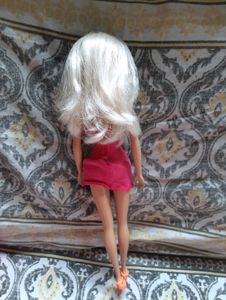 Barbie Classic Doll With Necklace