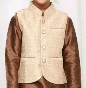 Like New Creamy Waistcoat For Boys Aged 7-8 Yrs
