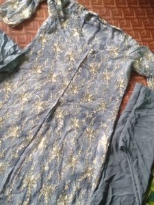 Ready To Wear  A Smart Suit With Beautiful Shirag