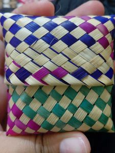 Reed jewellery pouch from Sri Lanka