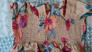 Floral Smocked Puff Sleeve Top✨