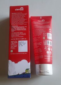 Sealed) Moisturizing Face Wash For Dry Skin