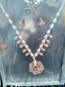 Pearl Necklace &amp; Earring Set❣️❣️