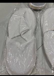 Bathroom slippers (4 Pairs)