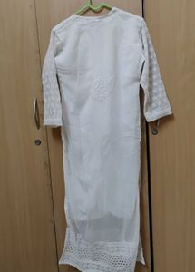 White Embroidered Kurta XS with sewn cotton lining