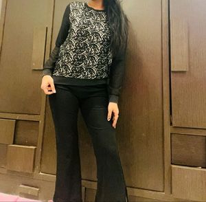 Beautiful Black And White Sweatshirt