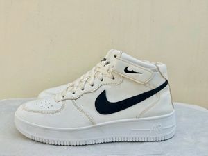 NIKE Airforce 1 Mid High ( Bulls Unisex Edition ) Shoes Available