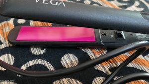 Vega Adore Hair Straightener