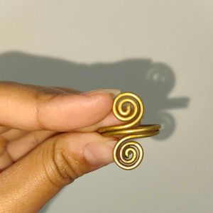 GOLD TONED BRACELET AND RING SET