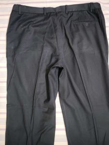 Men 38 Van Heusen Pant - Like New