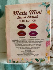 4 Shades Of Lipsticks In One