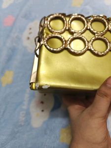 Hand Clutch With Side Chain