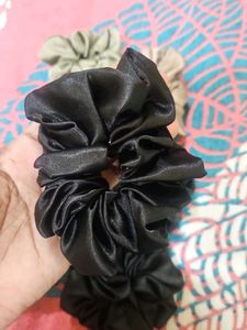 6 Satin Scrunchie Set - 4 Black Never Used