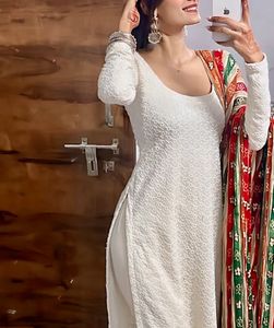 Chikankari Off White Deep Neck Kurta 🫶🏼🥰