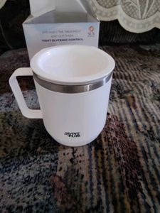 Mug with lid, brand new