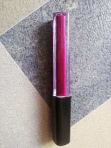 Huda beauty Liquid Matte Lipstick