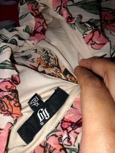 Floral Print Pleated top