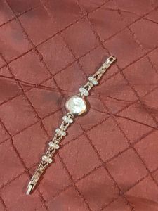 Elegant Women&#39;s Watch