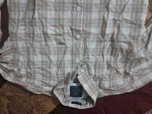 Men&#39;s Plaid Button-Down Shirt