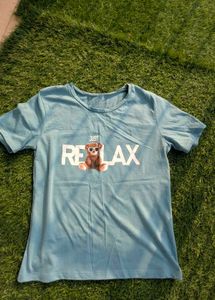 3 tshirt cotton like new in sale , hurry up