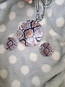 Necklace &amp; Earring Set