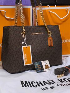 Michael Kors Tote Bag - Stylish Design