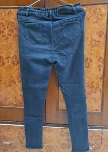 Dark Wash Frayed Hem Jeans