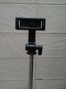Videos &amp; Selfie Stick With Remote