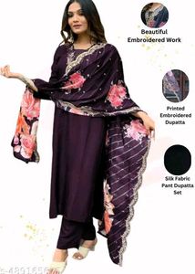 Elegant Black V_Neck Embroidered Kurta Set 🥰💝