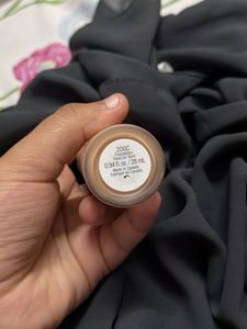 Rare Beauty Foundation