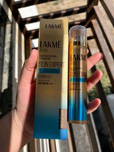 Lakme Sun Expert 1% Hyaluronic Sunscreen