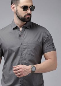 Roadster Life Co. Spread Collar Slim Fit Casual Sh