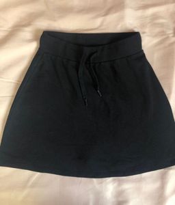 H&M Black Mini Skirt