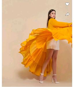 New Stayle Beautiful Women Gown Sireak