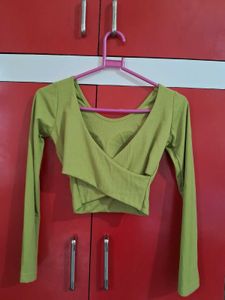Full Sleeve Crop Top