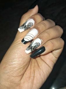 Black Press-on Nails