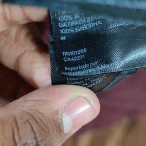 H&amp;M Solid Shirt - Chest 42