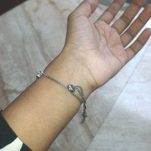Floral Silver Adjustable Bracelet 🌸✨