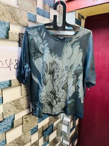 Women Oversize Floral Printed Tshirt Style Top