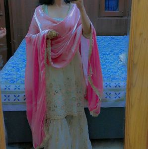 suit with pink dupatta