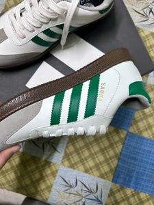 Adidas Sneakers