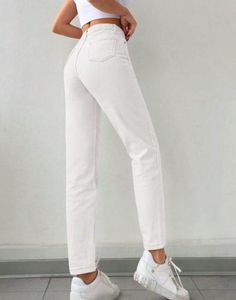 White Straight Leg mon-fit Jeans 👖❤️