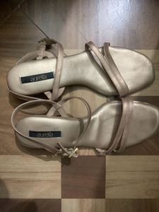 Sandles