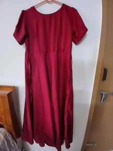 Puffed sleeve elegant gown